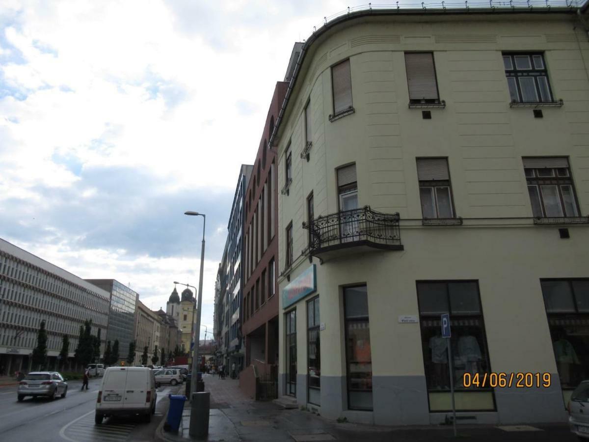 Pásti Centrál apartment. Debrecen Exterior foto